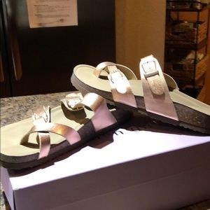 Steve Madden siz 8 Rose Gold Bryce sandals